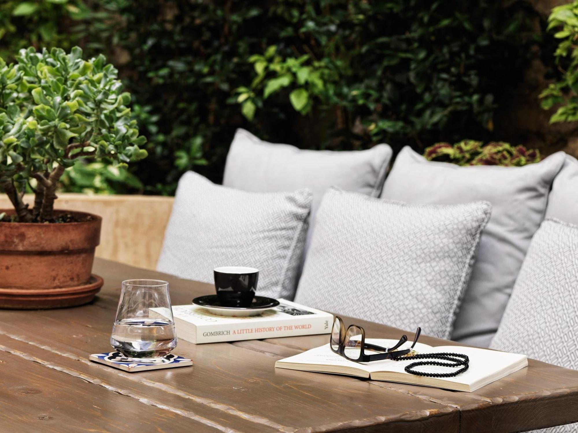 A77 Suites, Small Luxury Hotels Of The World Athens Room photo
